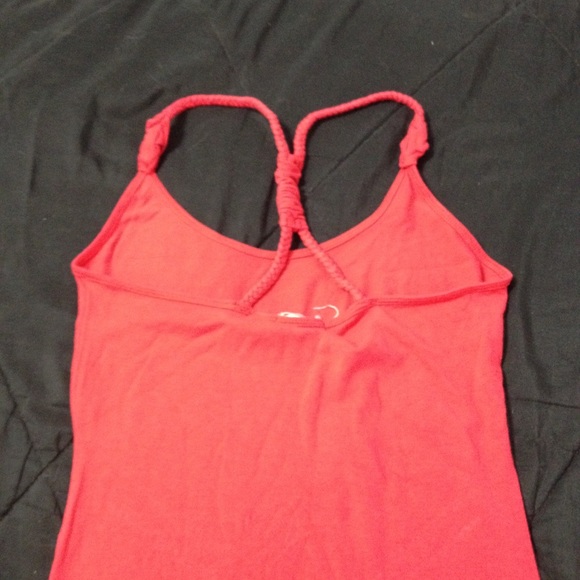 Red y- back tank - Picture 4 of 9
